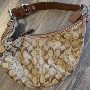 Signature C small shoulder bag